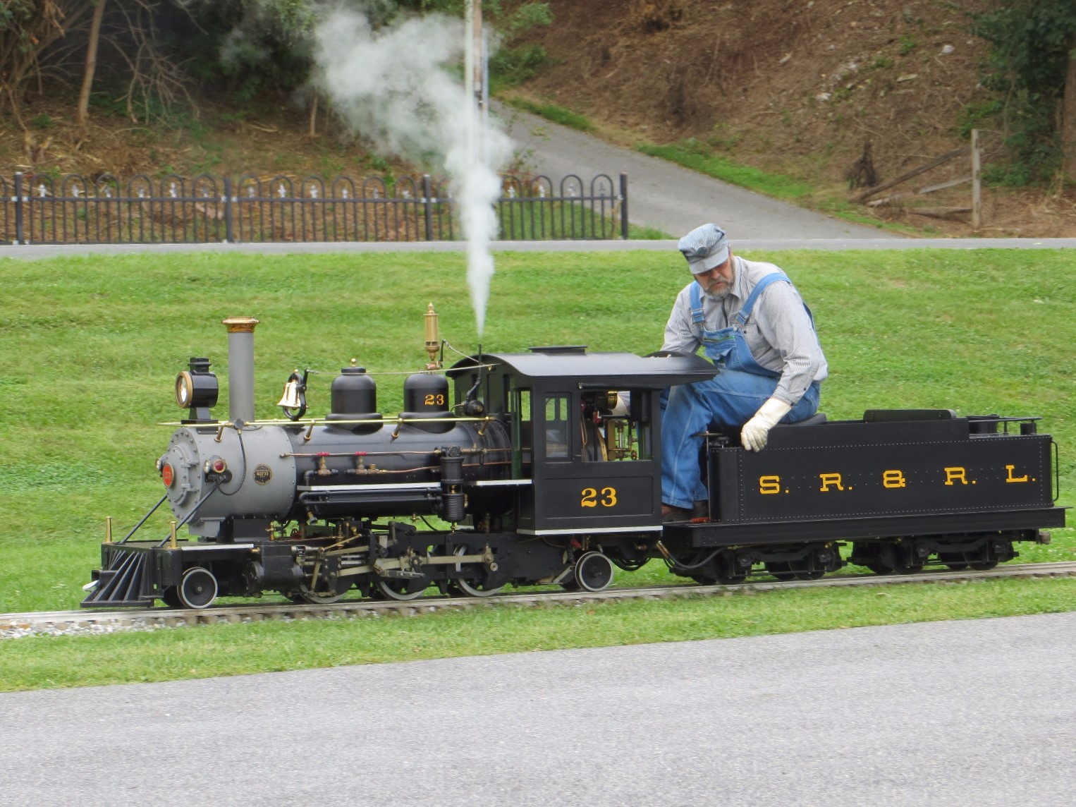 Large scale store steam locomotives